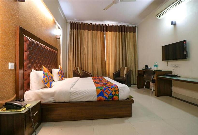 Hotel Fabexpress Llyod Residency