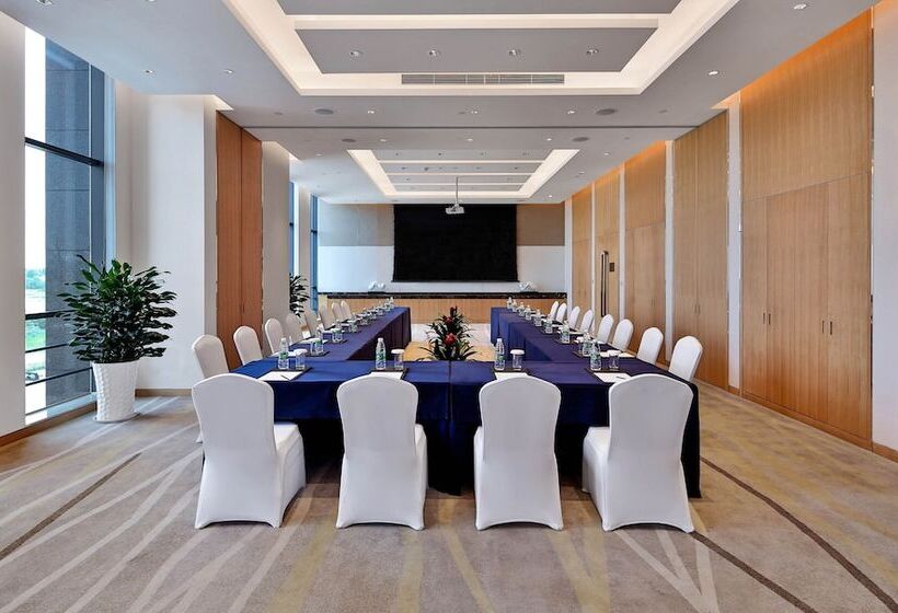 בית מלון כפרי Holiday Inn Chengdu Qinhuang, An Ihg