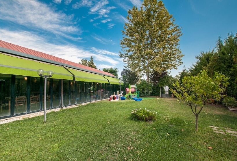 בית מלון כפרי La Vecchia Fattoria