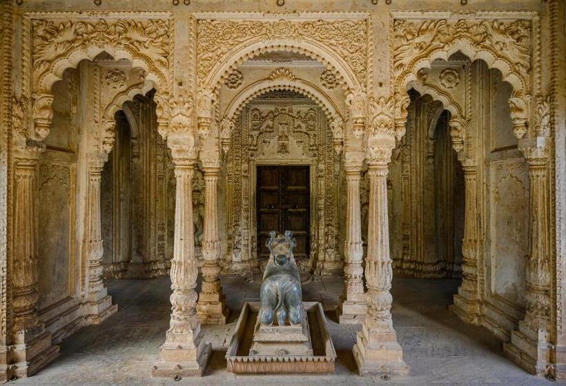 هتل Neemrana S  Deo Bagh