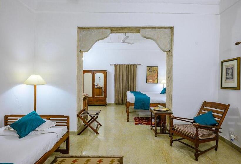 هتل Neemrana S  Deo Bagh