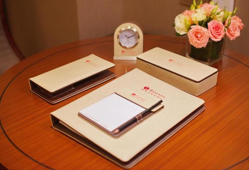 호텔 Ramada Shanghai Eastpudong International Airport