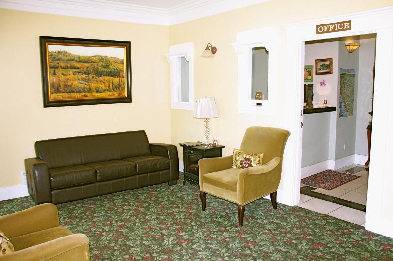 فندق Santa Paula Inn