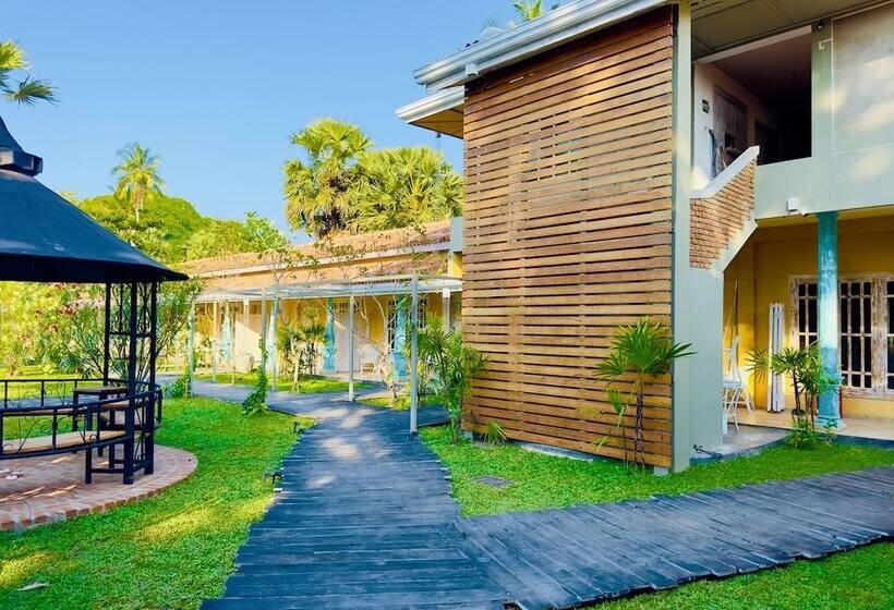 호텔 The Lilac Inn