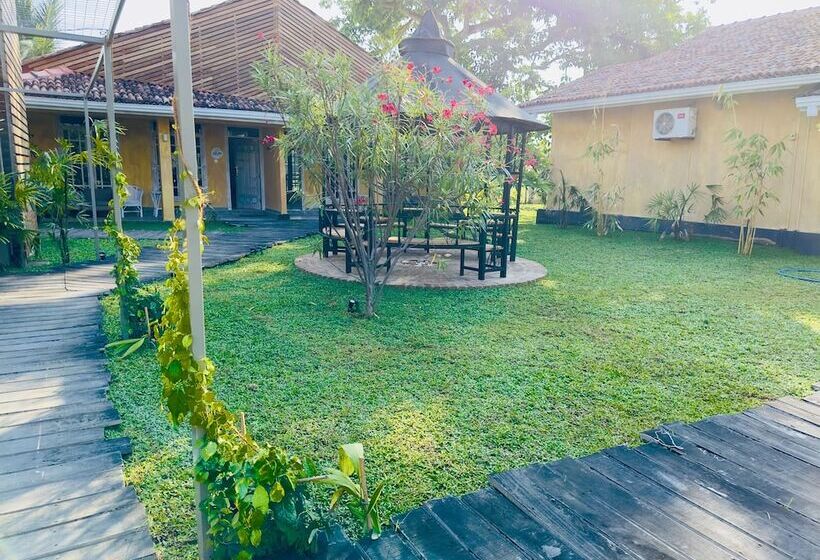 호텔 The Lilac Inn