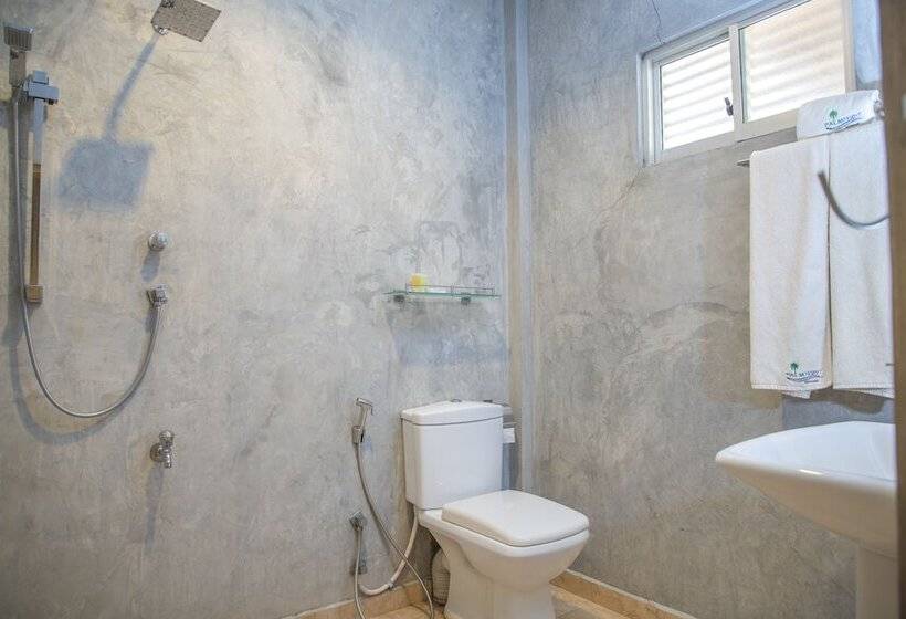 호텔 The Lilac Inn