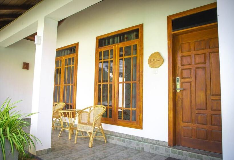 호텔 The Lilac Inn