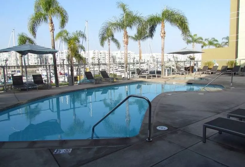 Miracle Mile Apartments With Full Amenities