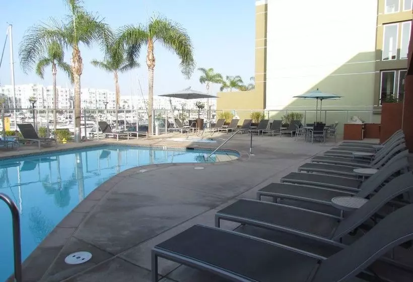 Miracle Mile Apartments With Full Amenities