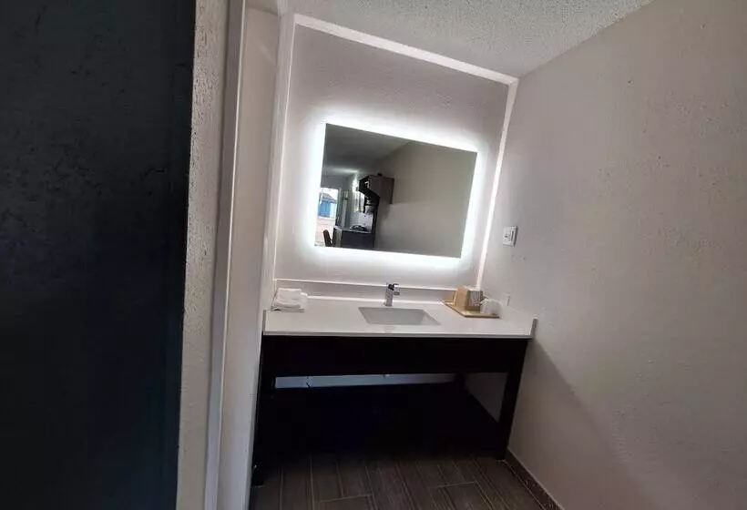 モーテル Budget Inn Roxboro