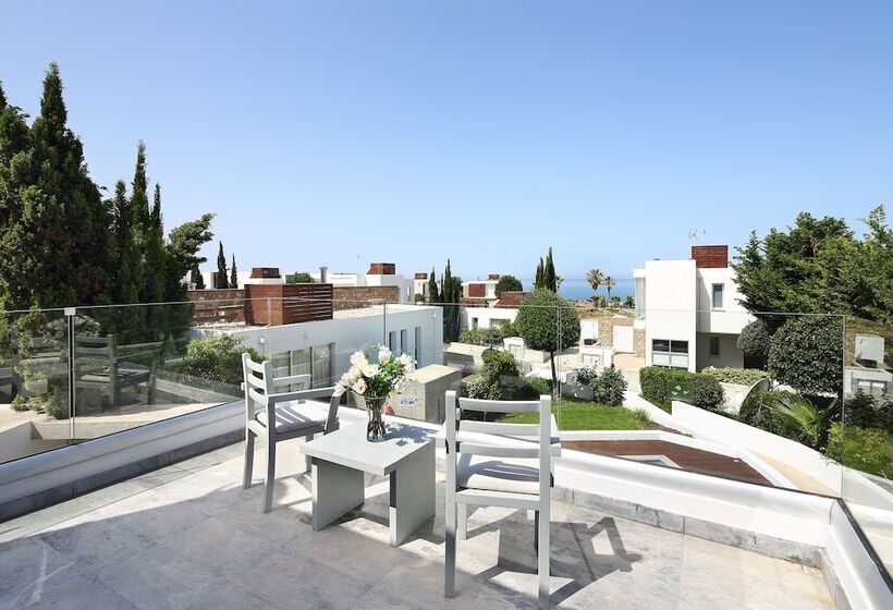 Paradise Cove Luxurious Beach Villas