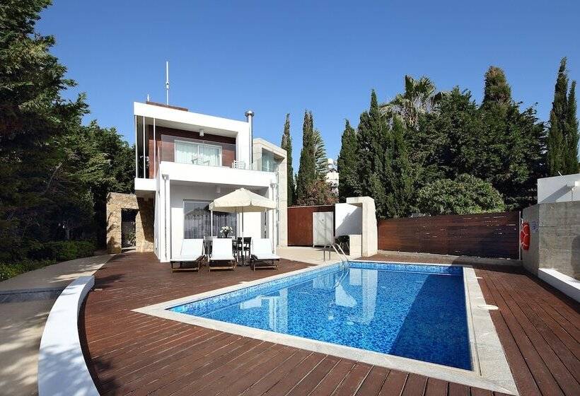 Paradise Cove Luxurious Beach Villas