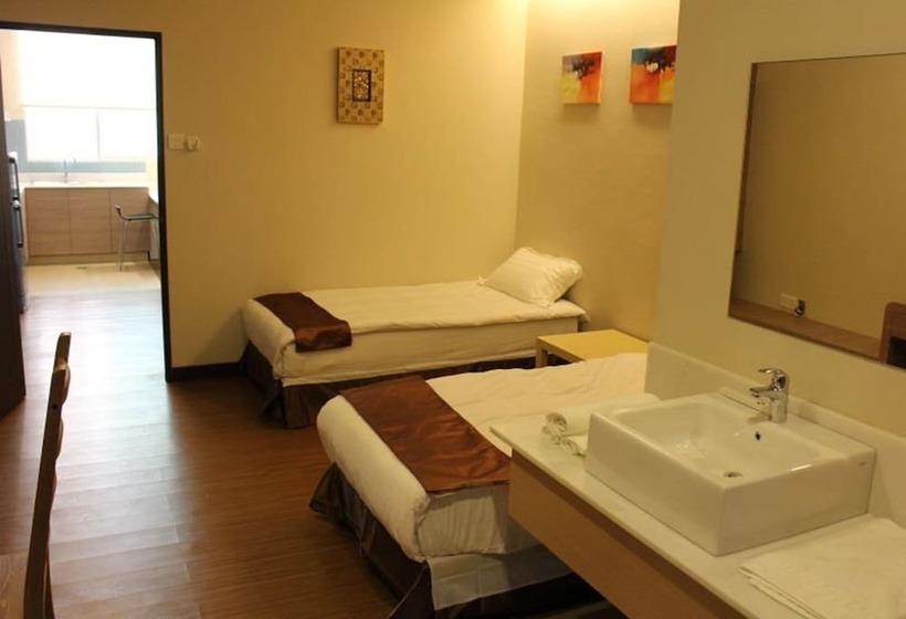 Riverside Residence By Gina Suite