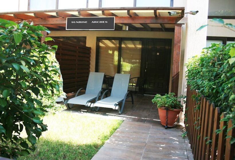 Sunrise Arches Apartments