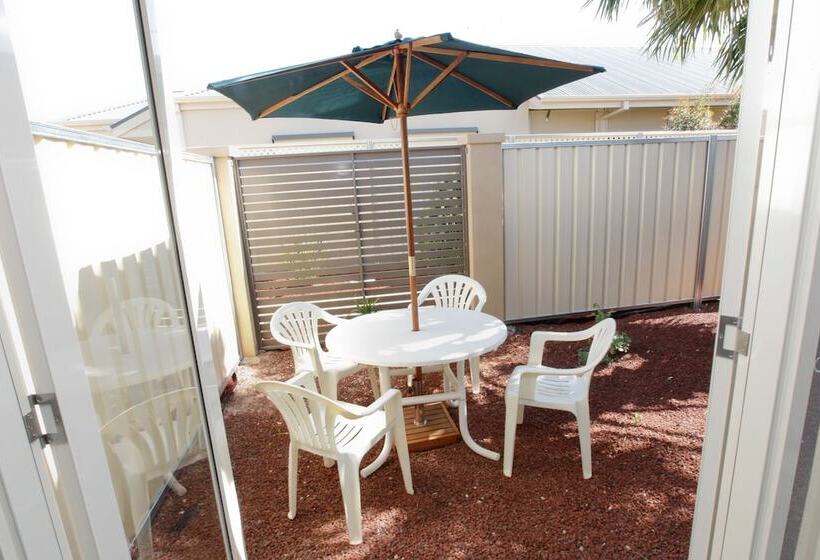 112 Olive Apartments