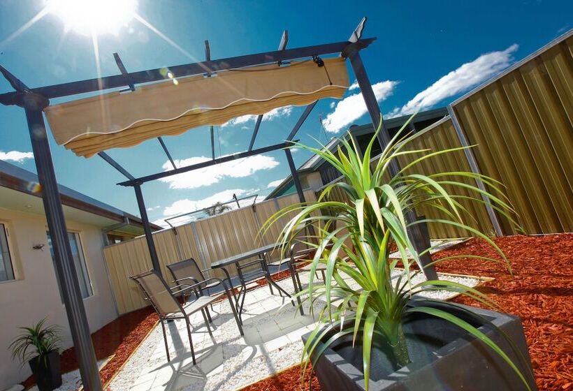 112 Olive Apartments