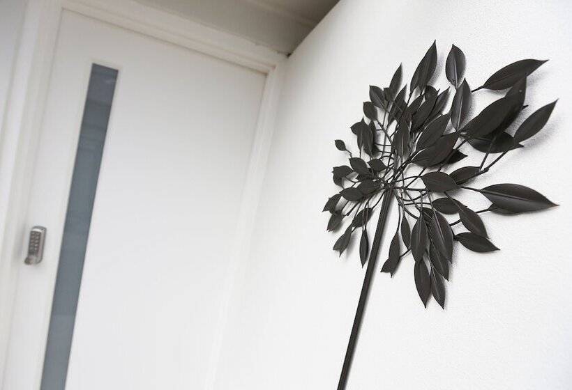 112 Olive Apartments