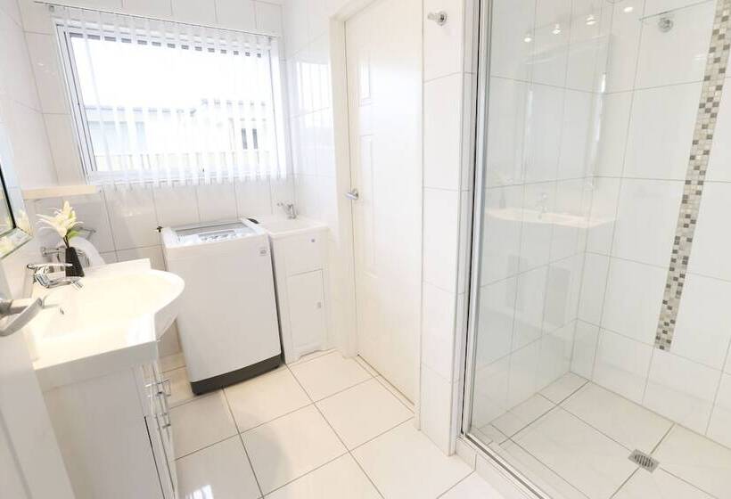 112 Olive Apartments