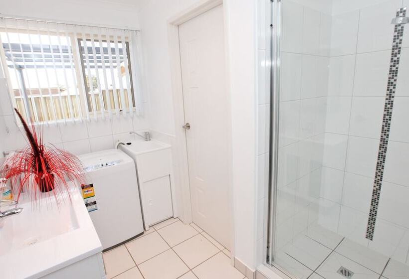 112 Olive Apartments