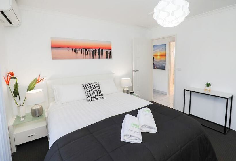 112 Olive Apartments