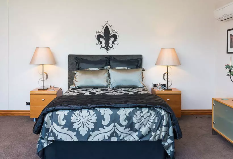 تختخواب و صبحانه Aldaha Luxury Accommodation