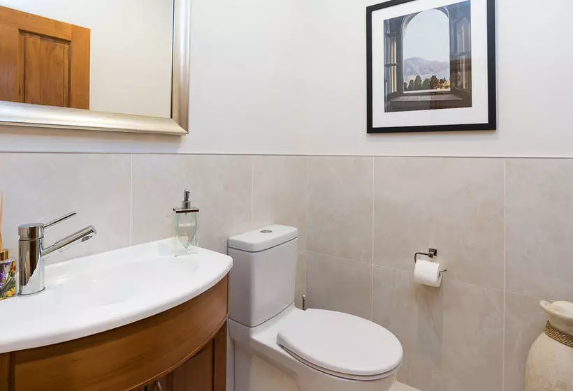 تختخواب و صبحانه Aldaha Luxury Accommodation