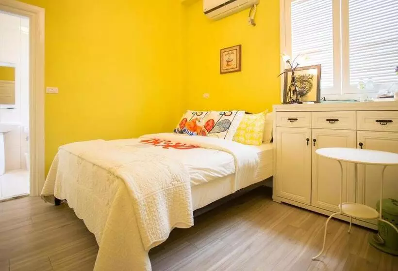 تختخواب و صبحانه Antlers Guest House
