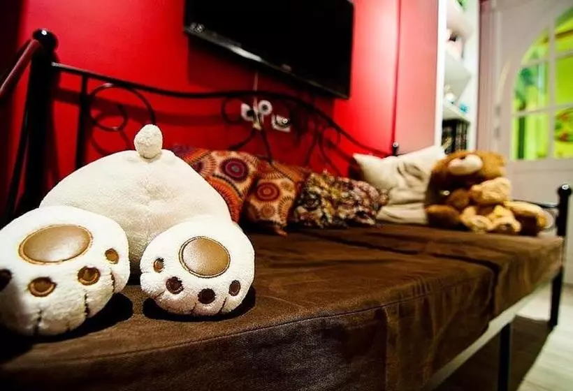 تختخواب و صبحانه Antlers Guest House