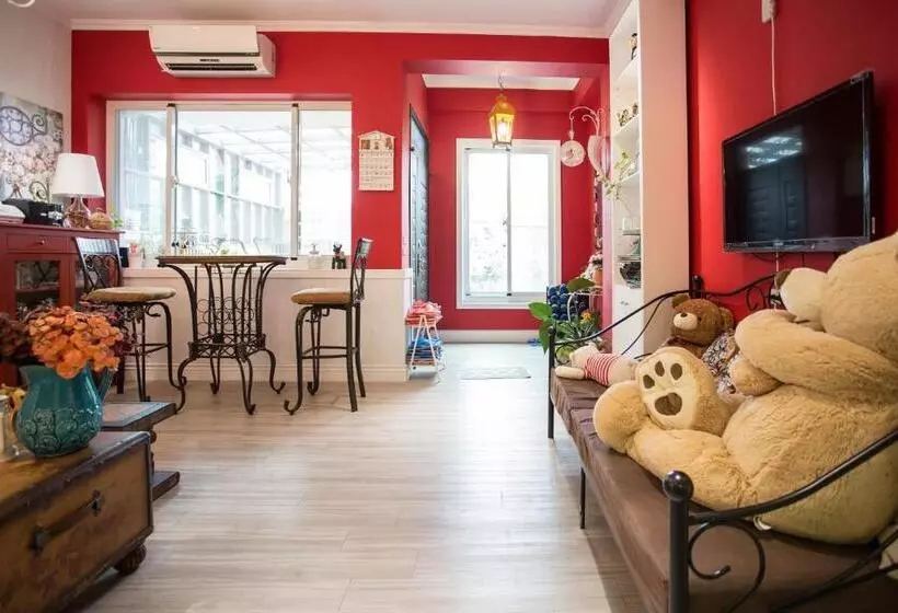 تختخواب و صبحانه Antlers Guest House