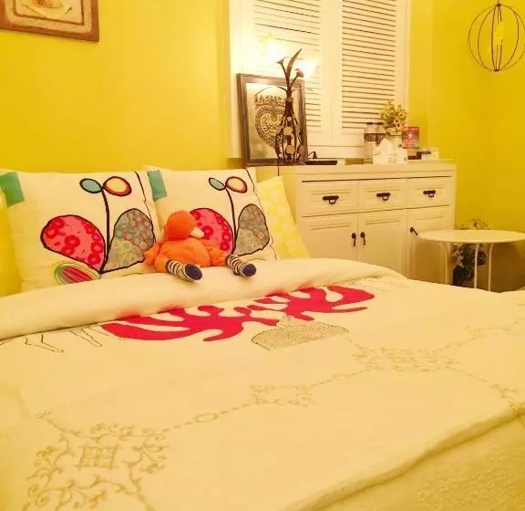 تختخواب و صبحانه Antlers Guest House