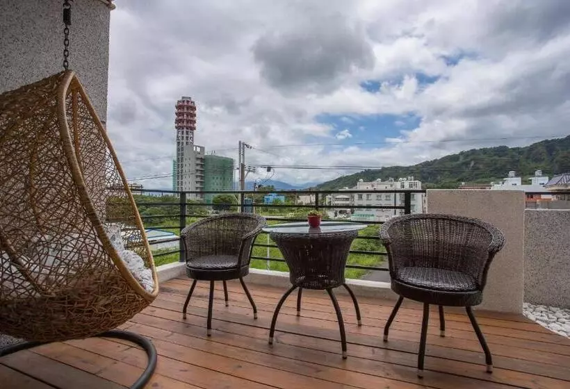 تختخواب و صبحانه Antlers Guest House