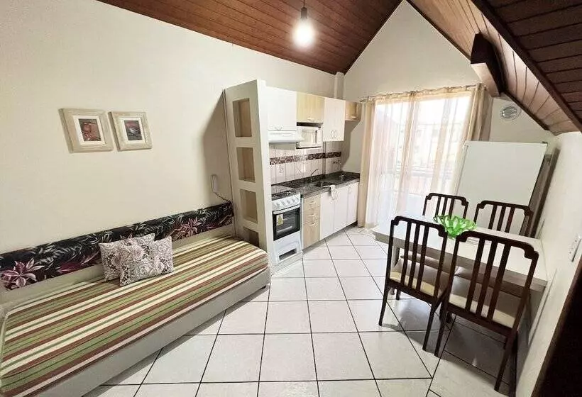 Bomar Residence