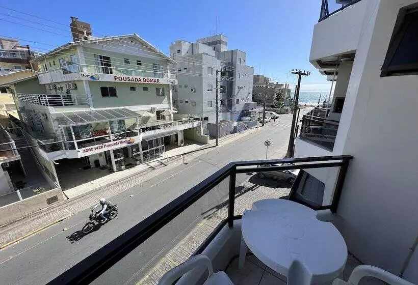 Bomar Residence