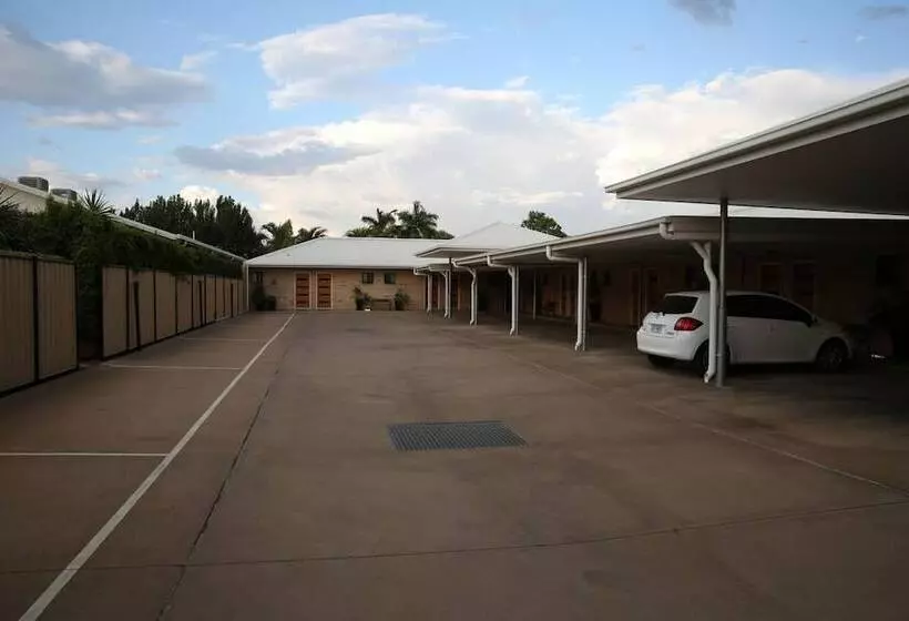 Emerald Central Palms Motel