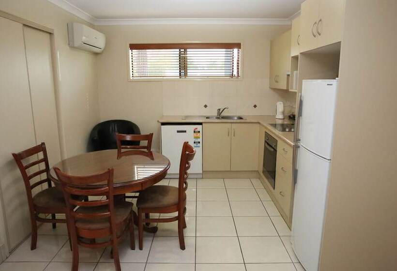 Emerald Central Palms Motel