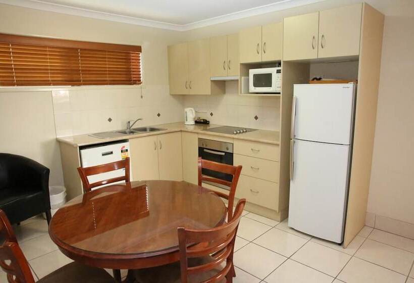 Emerald Central Palms Motel