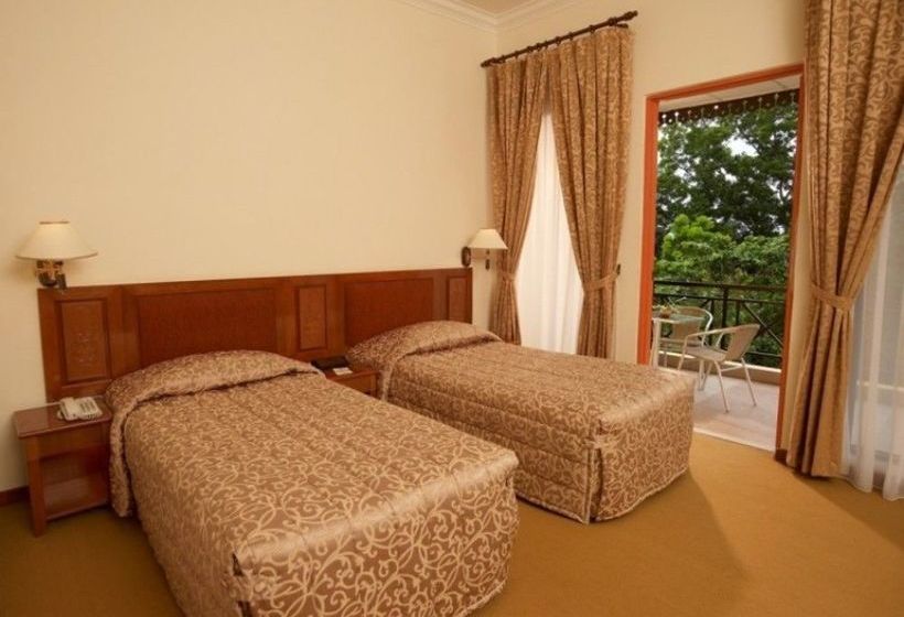 ホテル Felda Residence Tekam