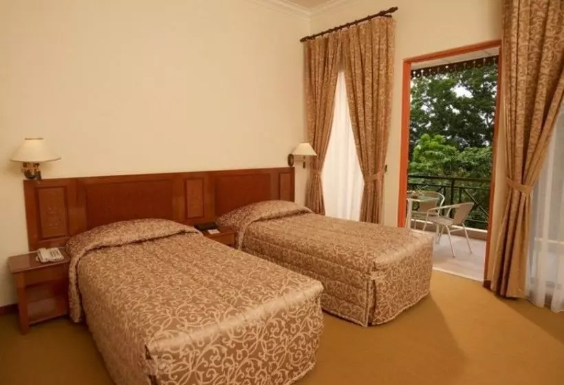 هتل Felda Residence Tekam