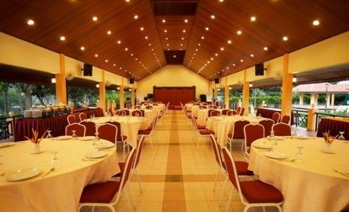 ホテル Felda Residence Tekam