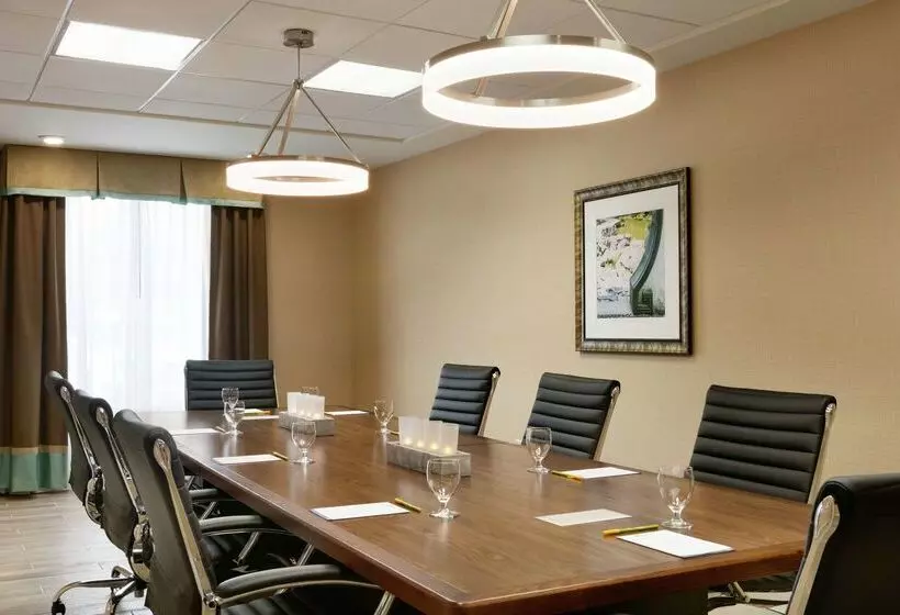 ホテル Hilton Garden Inn Statesville