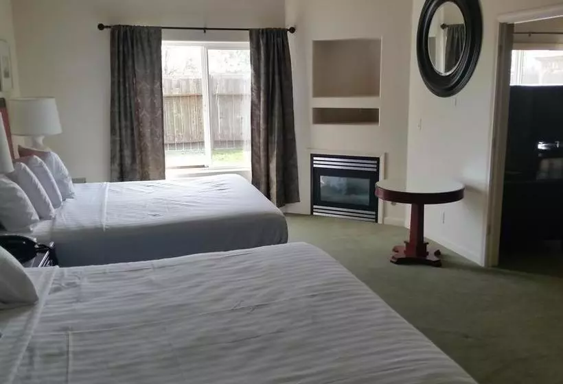 Hotelli Orca Inn Suites