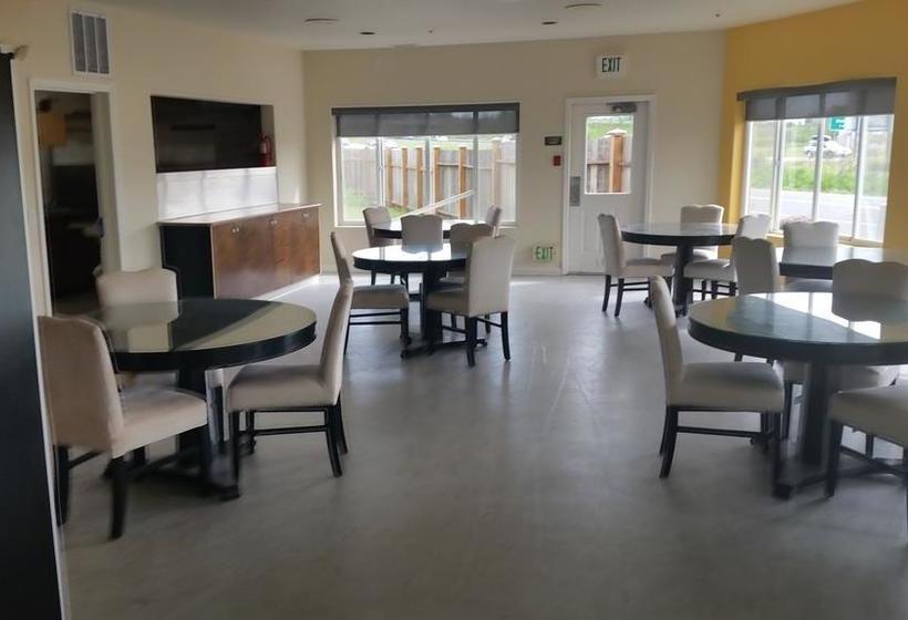 בית מלון כפרי Orca Inn Suites