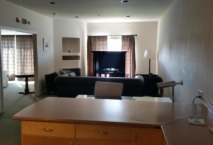 בית מלון כפרי Orca Inn Suites