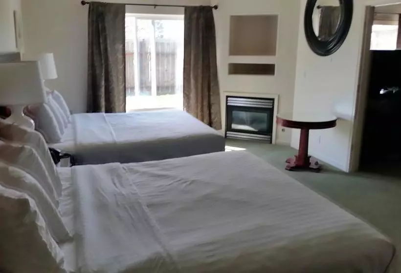 Hotelli Orca Inn Suites
