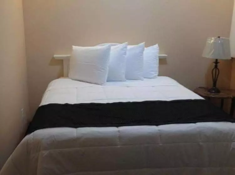 Hotelli Orca Inn Suites