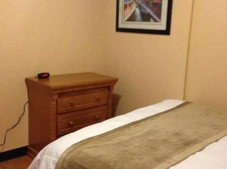 Hotelli Orca Inn Suites