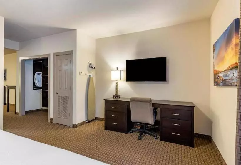 ホテル Stay Over Suites   Fort Gregg Adams Area