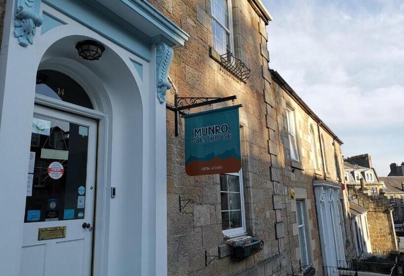 Пансион Munro Guest House