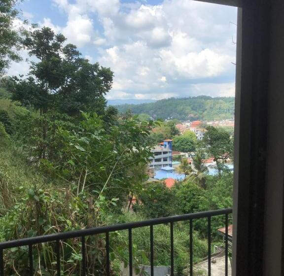 Пансион Pearl House