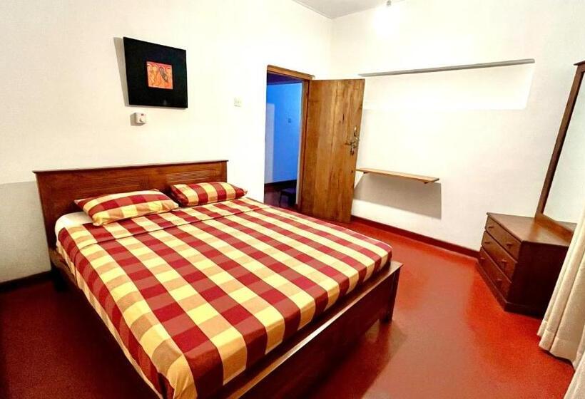 Пансион Pearl House